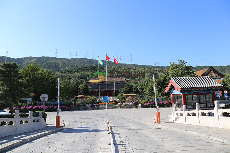 万佛华侨陵园正门 万佛华侨陵园正门